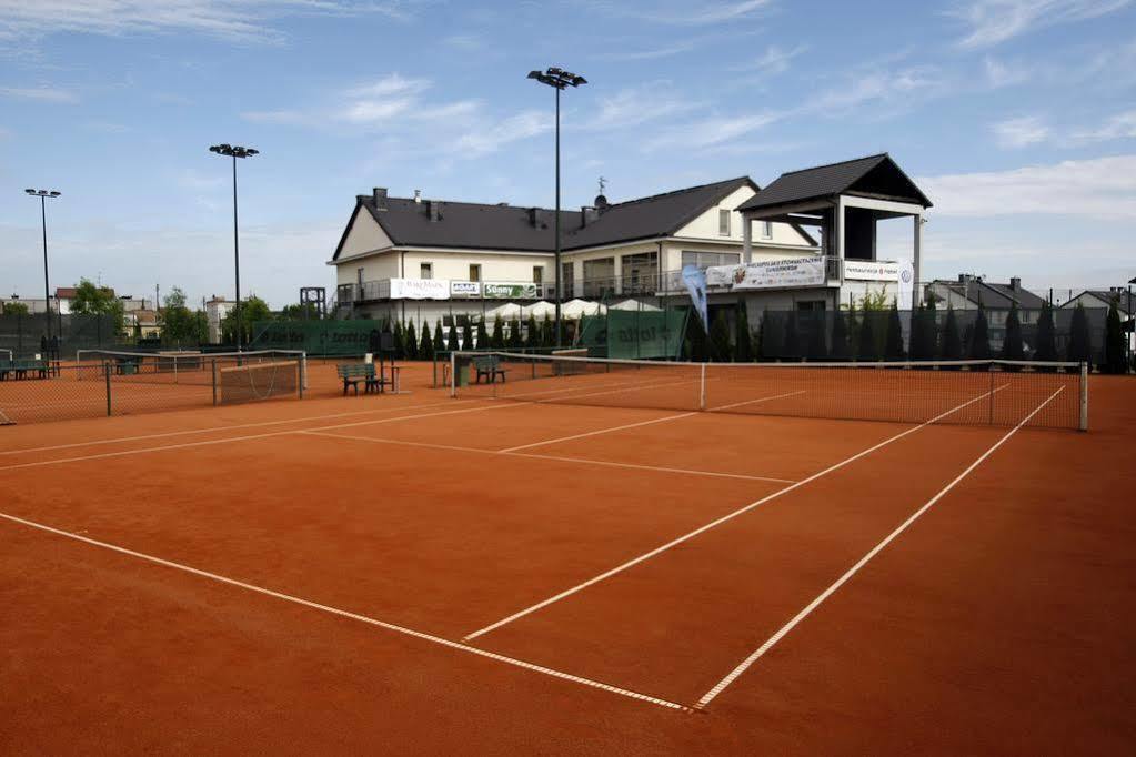 Hotel Restauracja Tenis Kortowo Познан Екстериор снимка